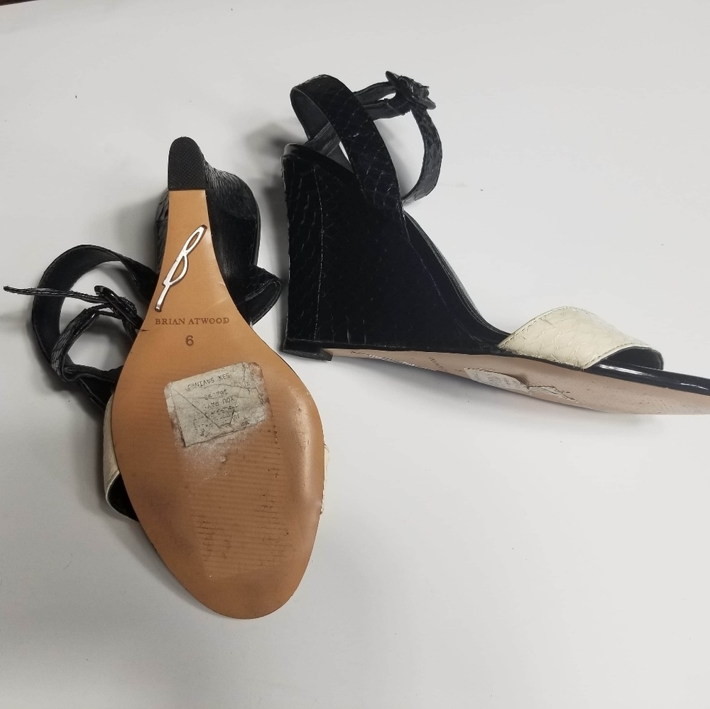 Shoes - Picture 3 of 4
